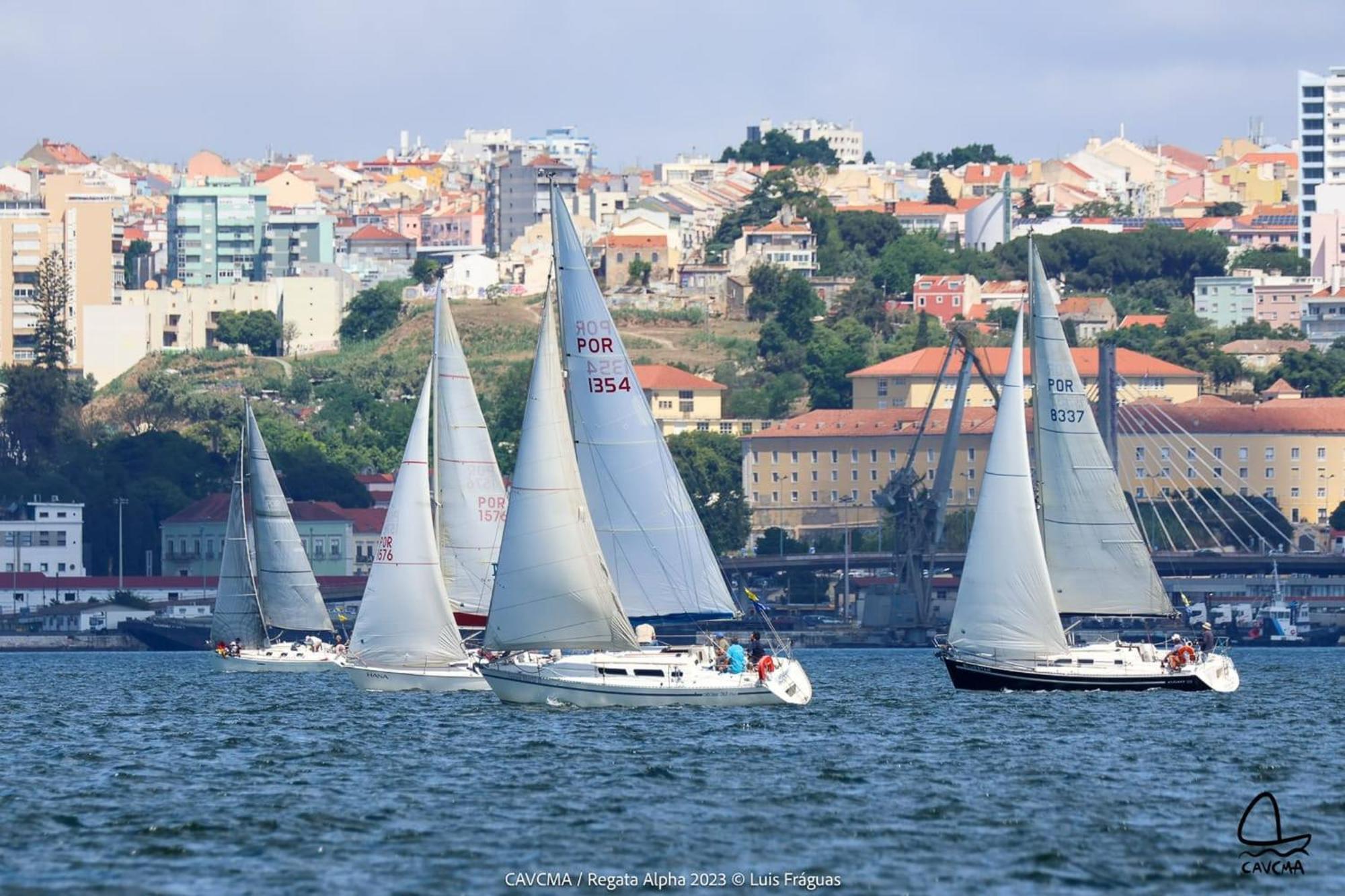 Be Local - Sleep Aboard The Santa Maria Sailing Boat In Lisbon Lägenhet Exteriör bild