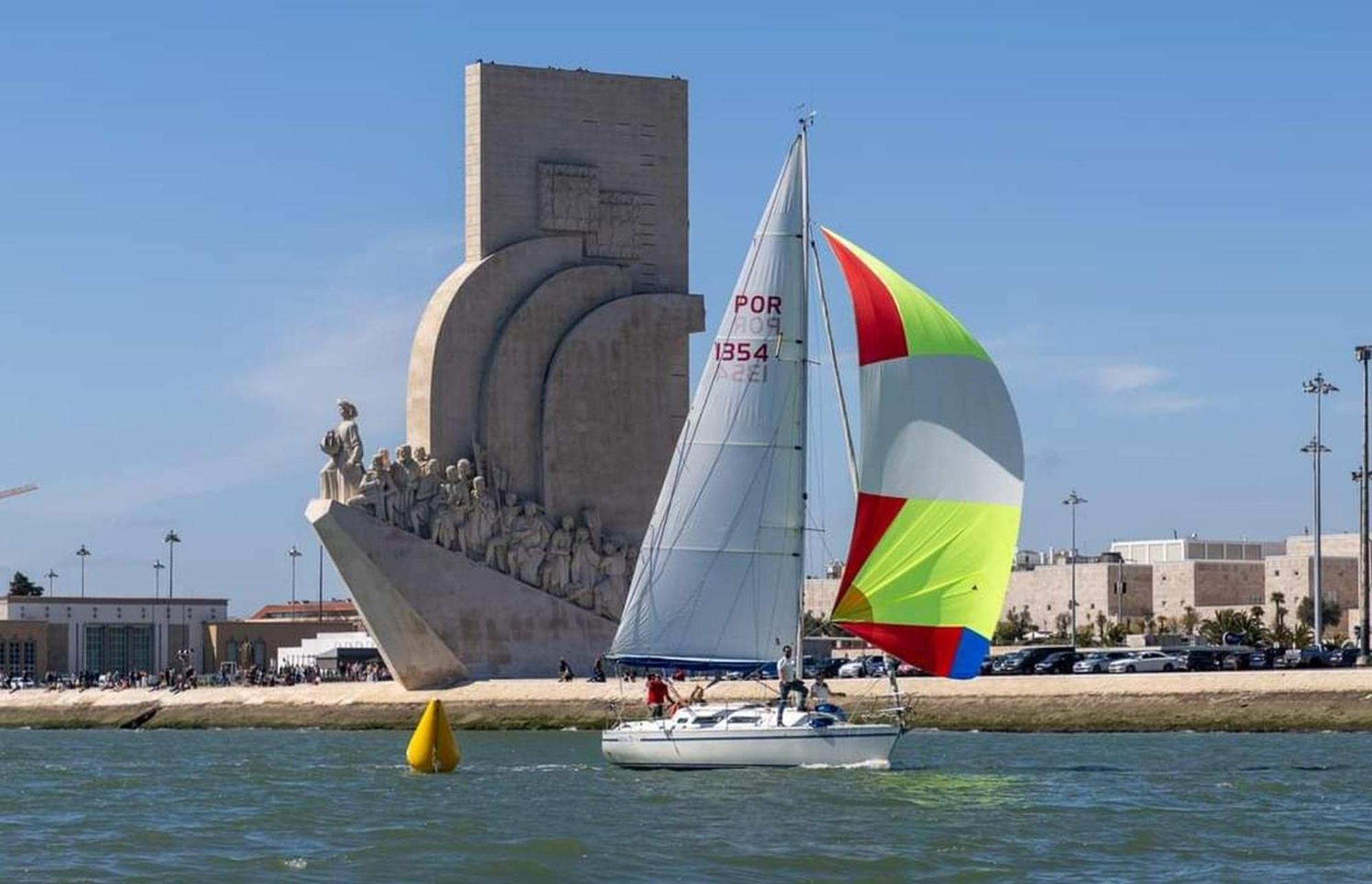 Be Local - Sleep Aboard The Santa Maria Sailing Boat In Lisbon Lägenhet Exteriör bild