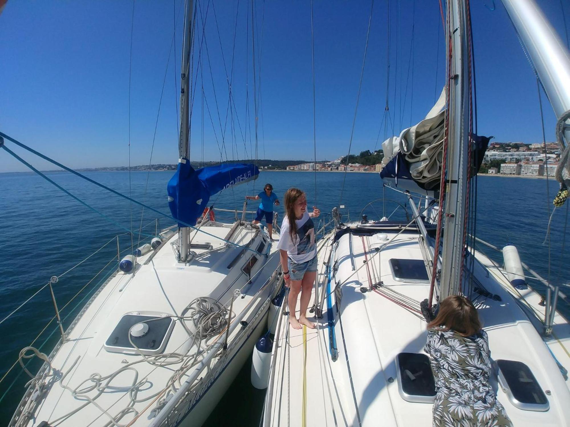 Be Local - Sleep Aboard The Santa Maria Sailing Boat In Lisbon Lägenhet Exteriör bild